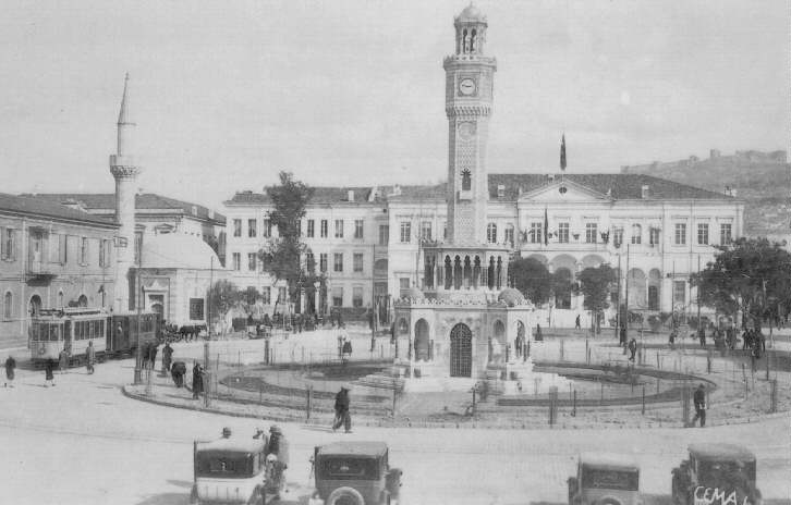 Konak Meydanı Saat Kulesi