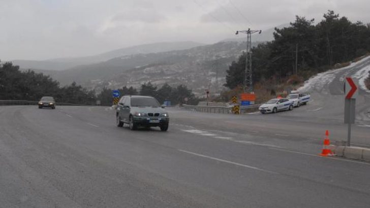 Kar İzmir’de Oralarda Etkili Oldu