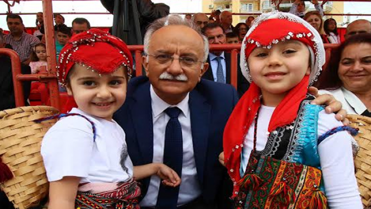 Bayramlıklar başkan amcadan!
