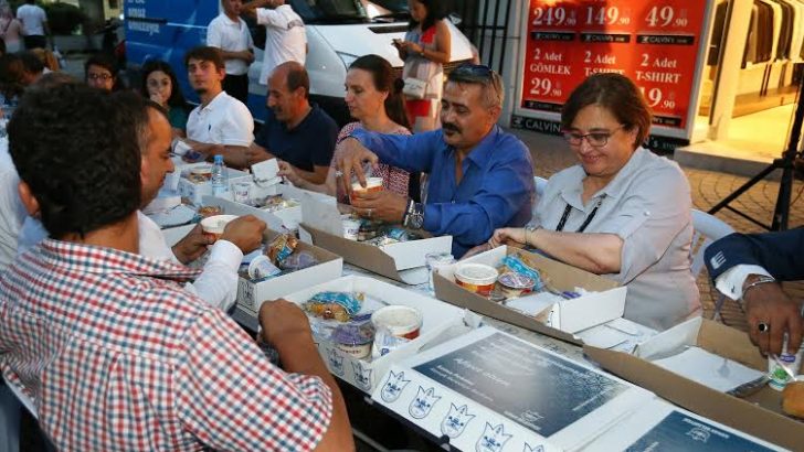 Tarihi Çarşı’da 1500 kişilik iftar sofrası