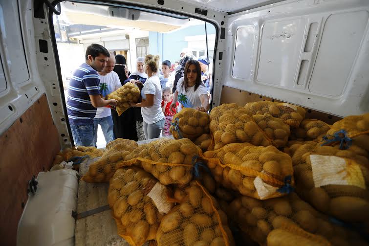 11 bin aileye patates yardımı