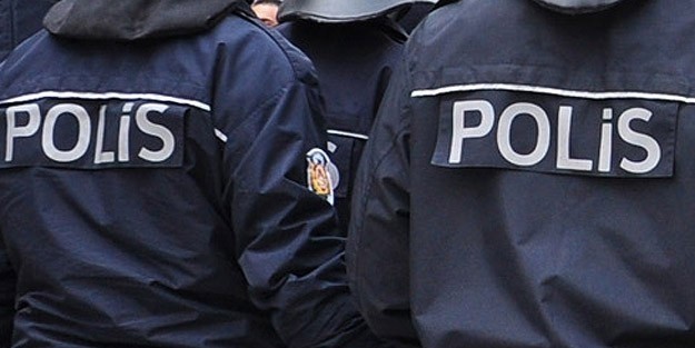 İzmir’de 20 polise FETÖ’den tutuklama