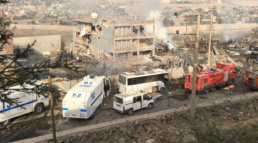 Cizre’de hain saldırı: 11 şehit, 78 yaralı
