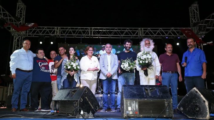 Barışın sesi Konak’tan yükseldi