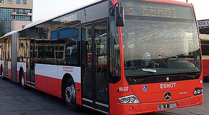 İzmir’de belediye otobüsünde dehşet!