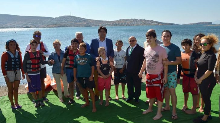 ‘DENİZ KANOSU’ ENGELLERİ AŞTI