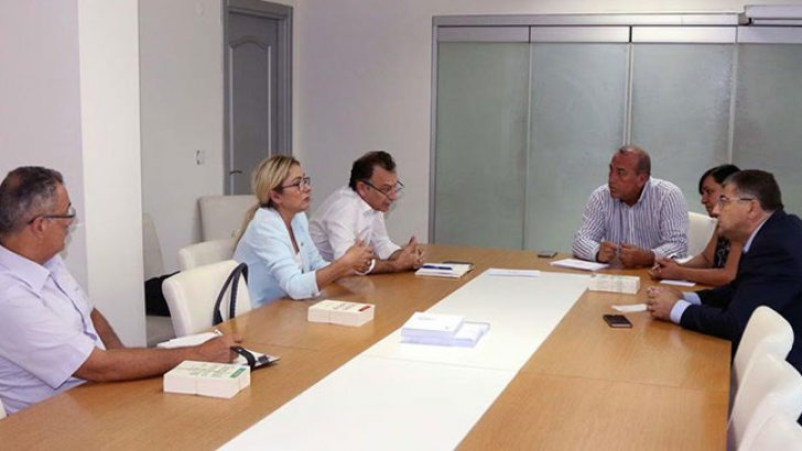 CHP Genel Sekreteri Kamil Okyay Sındır, CHP İzmir İl Başkanlığını ziyaret etti.