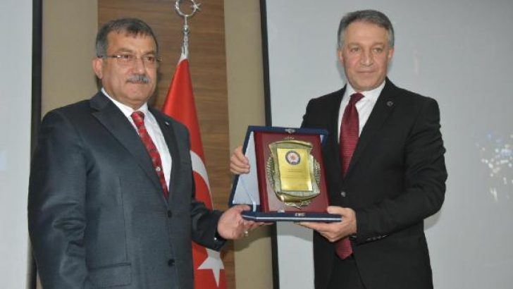 İzmir emniyetinde devir teslim! Uzunkaya gitti, Aşkın geldi