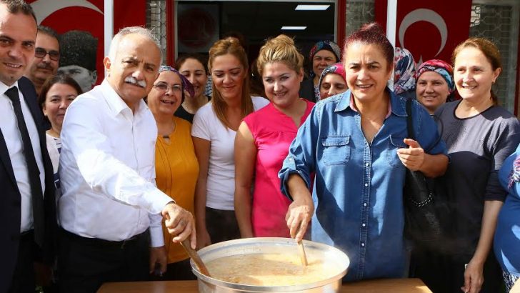 Başkan Karabağ aşure kardı!