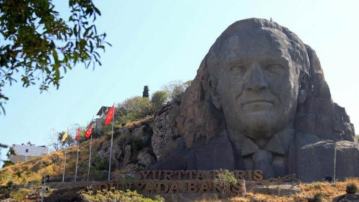 En Büyük Atatürk Maskı Bakıma Alındı