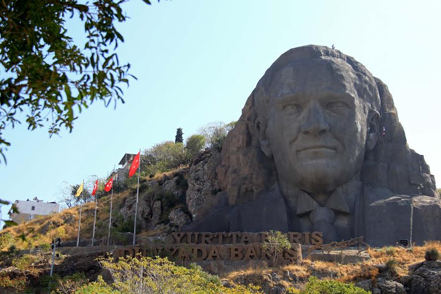 En Büyük Atatürk Maskı Bakıma Alındı