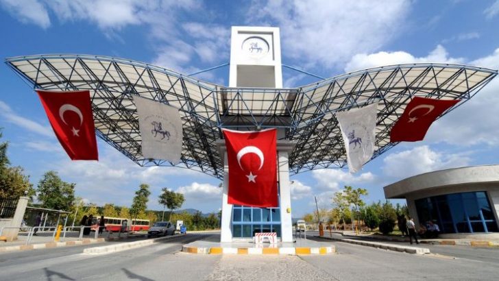 Dokuz Eylül Üniversitesi’ne FETÖ operasyonu: 30 gözaltı