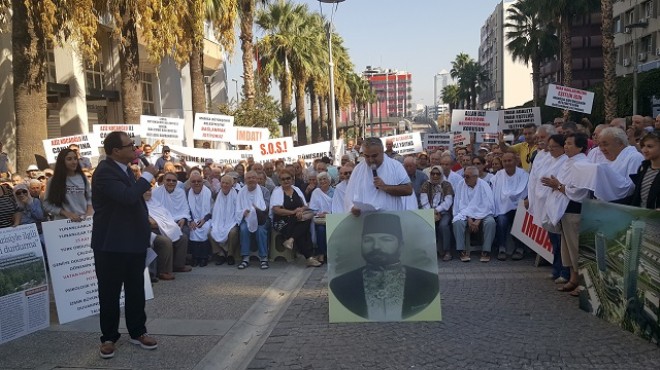 İzmir’de ilginç eylem: Arsa mağdurları bu kez de ruh çağırdı!