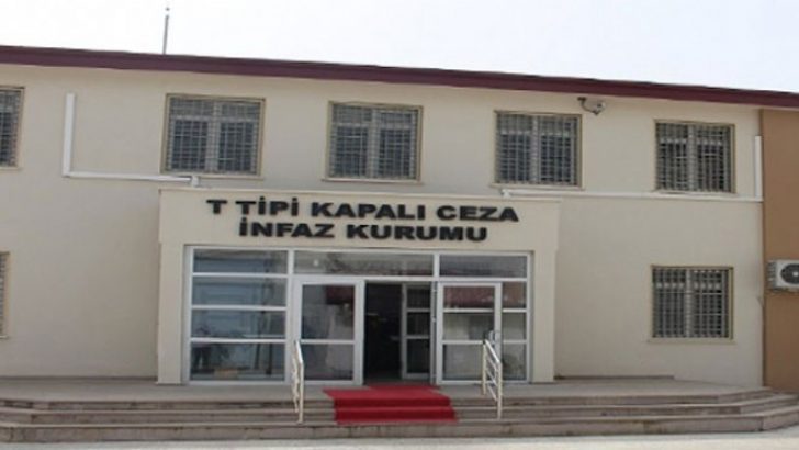İzmir’deki cezaevinde FETÖ’cü hakimin notu tele takıldı!