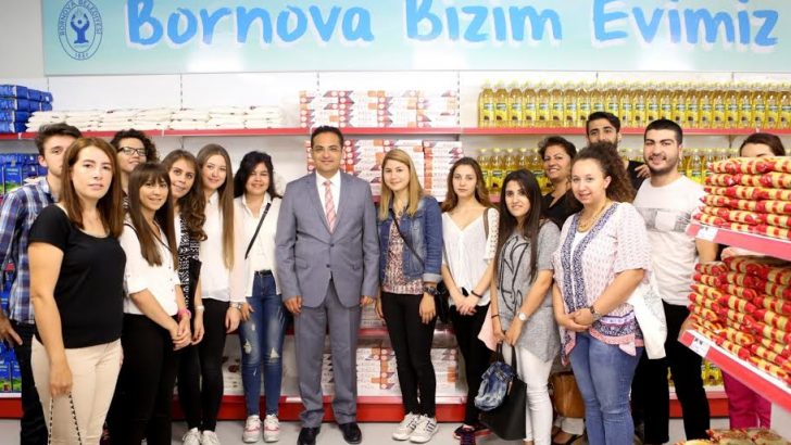 Dost Market ihtiyaç sahiplerinin yanında