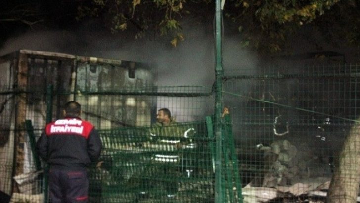 Kültürpark’ta korkutan depo yangını!
