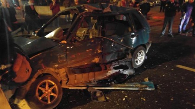 İzmir’de feci kaza: Kamyon kırmızıda geçti…