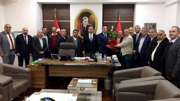 Hizmet ve projelere ödül ve plaketli teşekkür