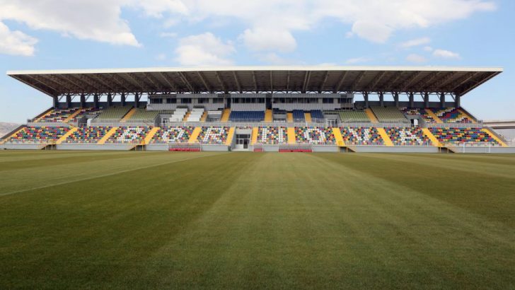 Bornova Stadı ‘liderleri’ ağırlıyor!