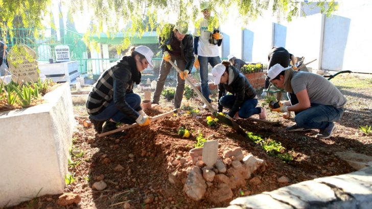 Bornovalı Gençler Bir Başka