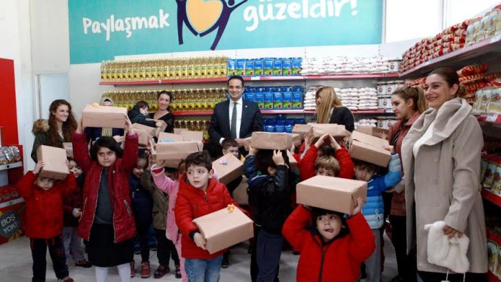 Kendileri küçük yaptıkları büyük