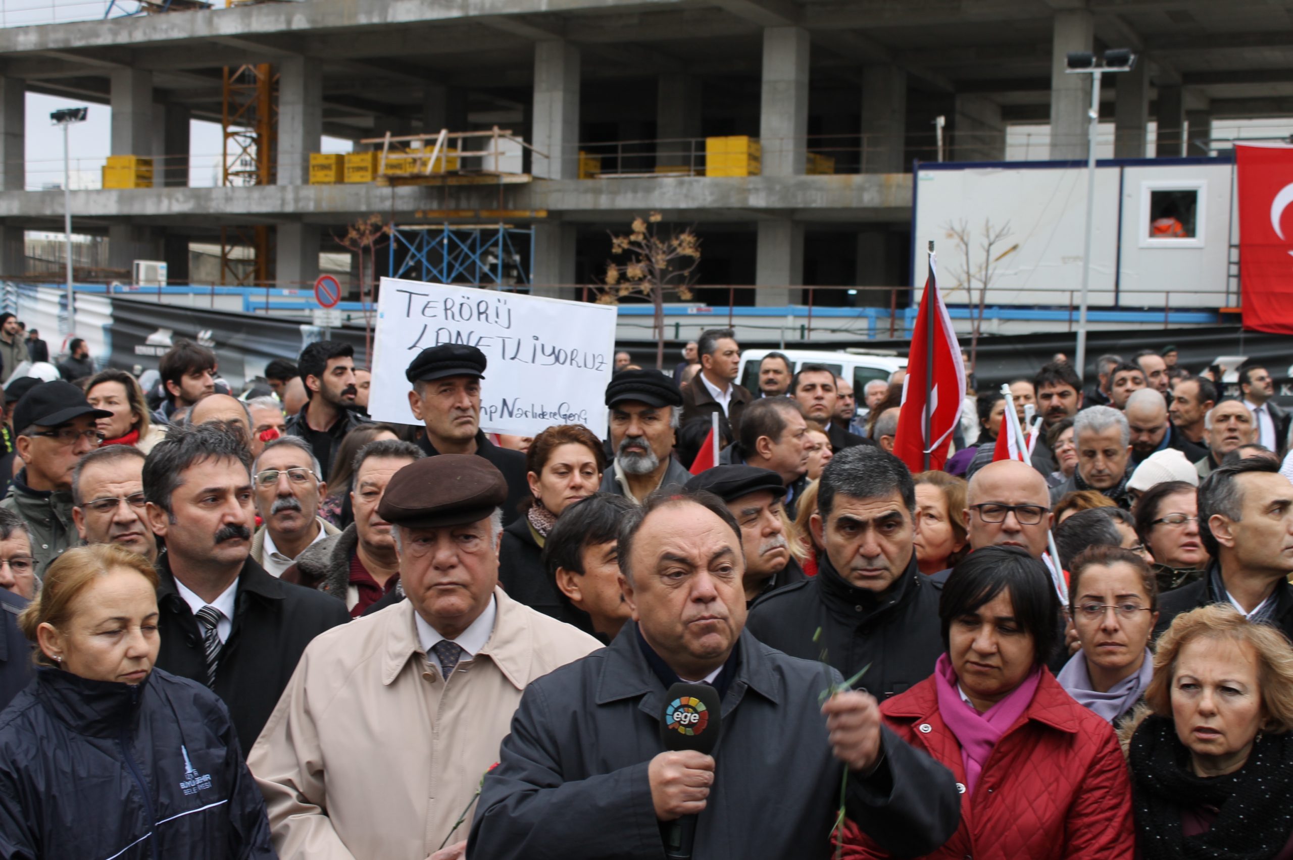 İzmir şehitlerini uğurluyor...