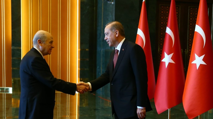 Economist: Bahçeli, Erdoğan’ın önüne bir anda kırmızı halı serdi