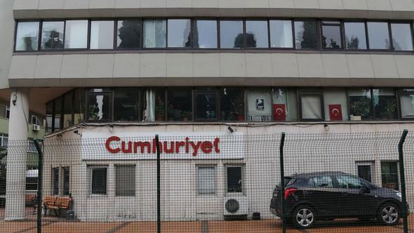Cumhuriyet Gazetesi’ne ateş açıldı!