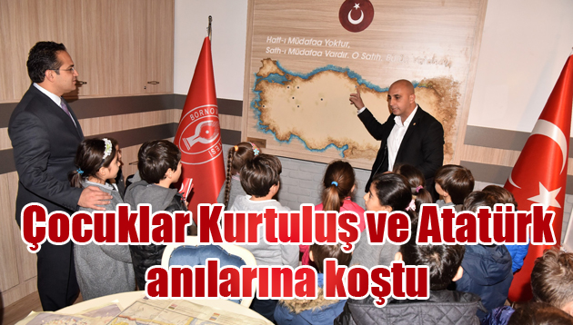 Çocuklar Kurtuluş ve Atatürk anılarına koştu