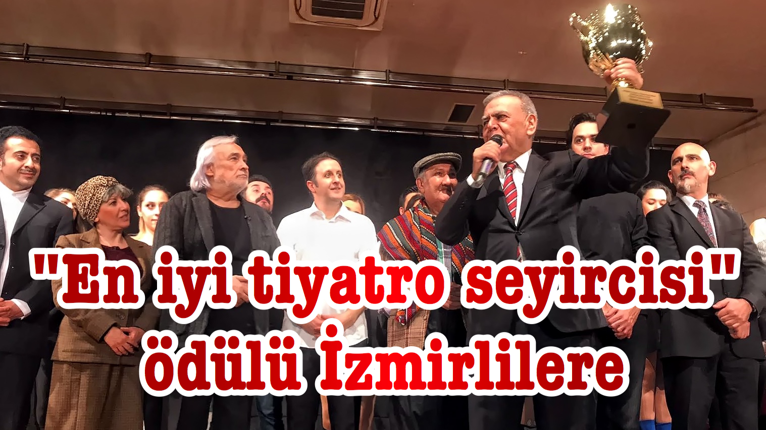 “En iyi tiyatro seyircisi” ödülü İzmirlilere