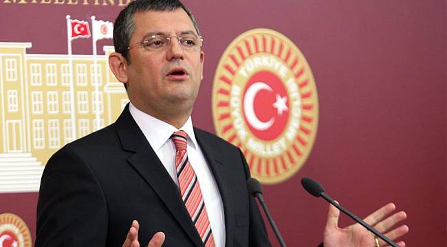 CHP’li Özel’den AKP’lilere ‘irade’ eleştirisi: Meclis’e gitmeye gerek yok, parmağınızı gönderin