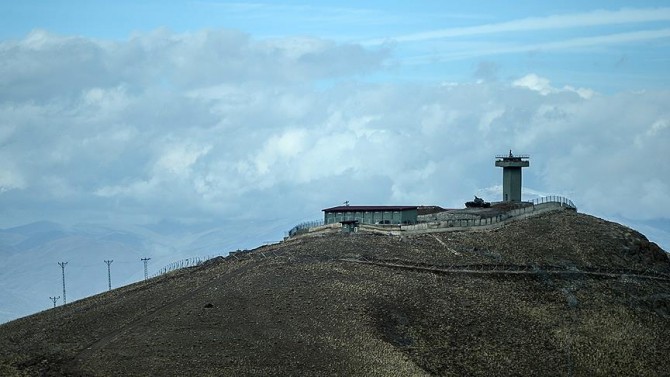 Hakkari’de üs bölgesine hain saldırı: 1 asker şehit, 5 yaralı