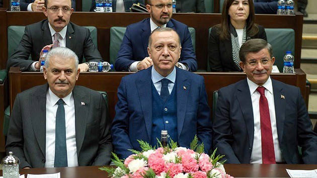 Ahmet Davutoğlu AK Parti’ye mi dönüyor?