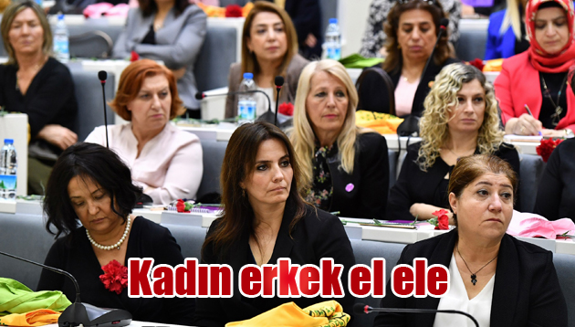 Kadın erkek el ele