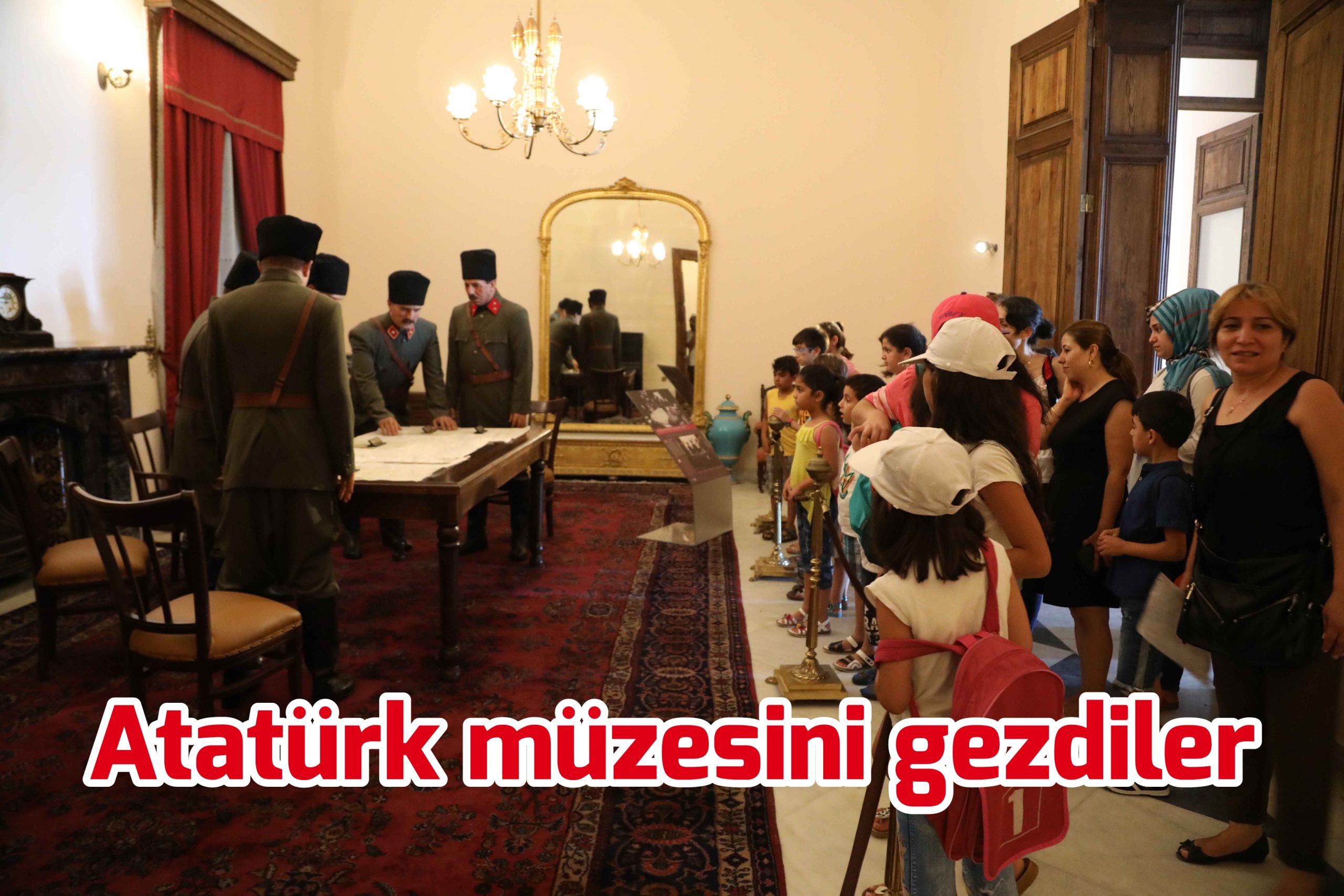 Atatürk müzesini gezdiler