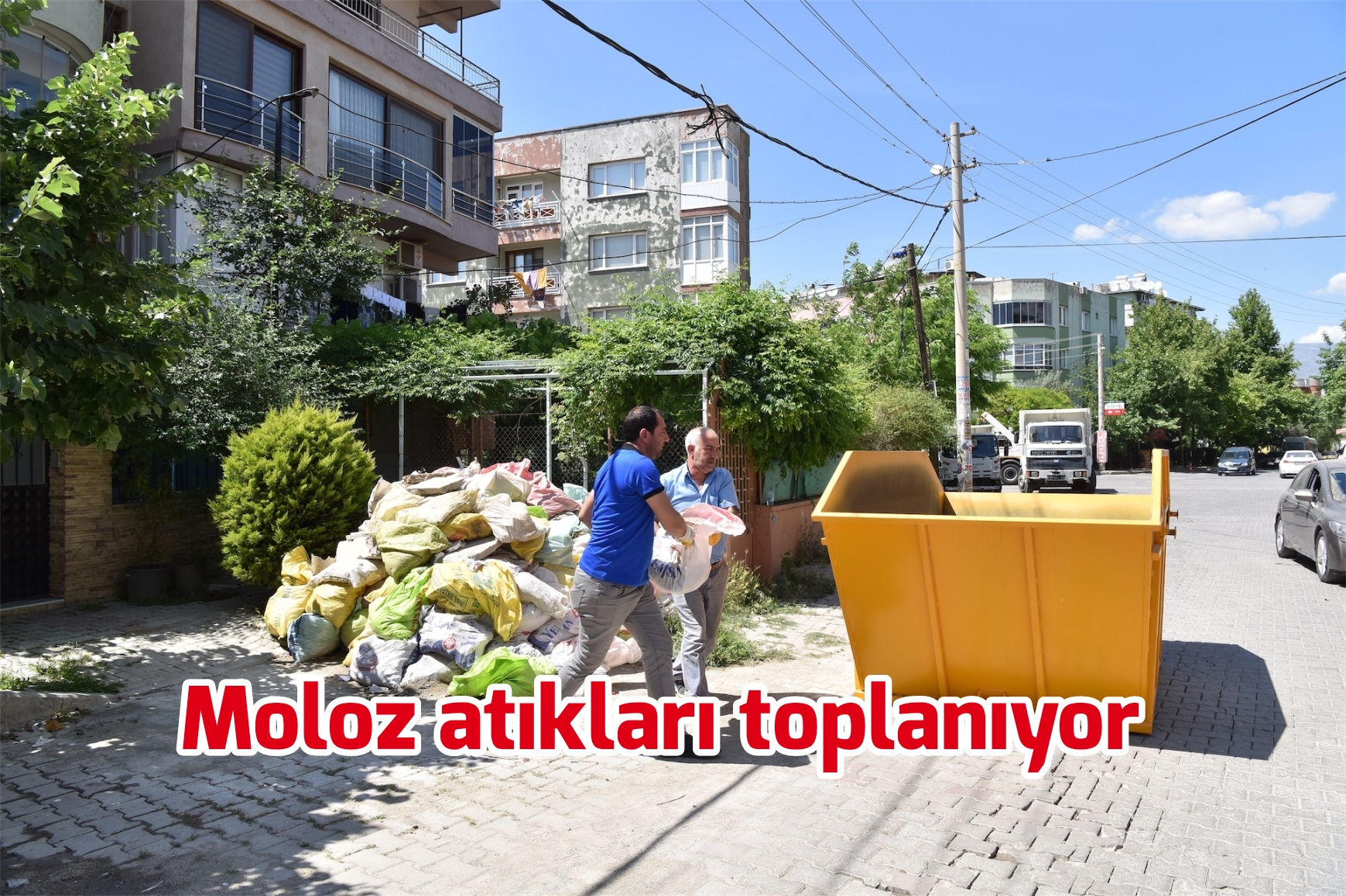 Moloz atıkları konteyner ile toplanıyor