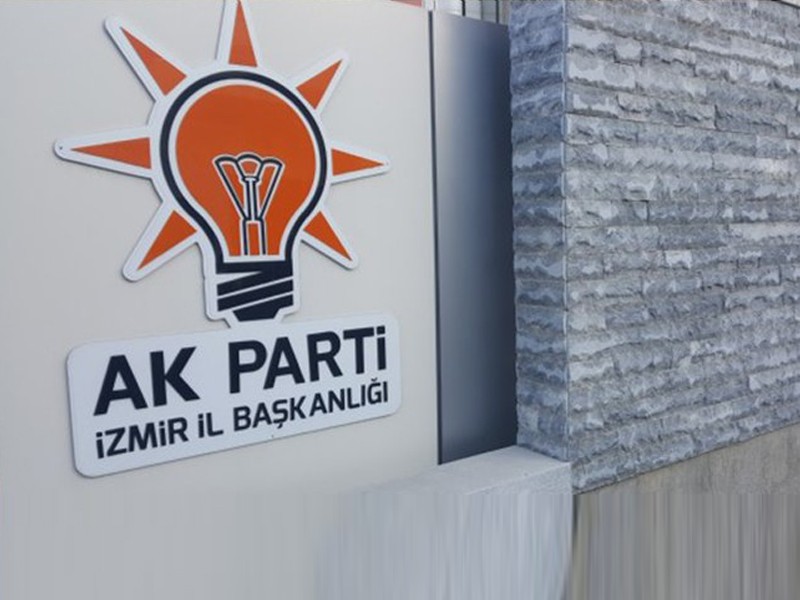 AK Parti’de istifalar sonrası atamalar yapıldı