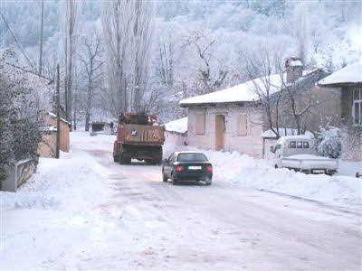 İzmir’in Ödemiş ilçesinde kar yağışı etkili oldu.