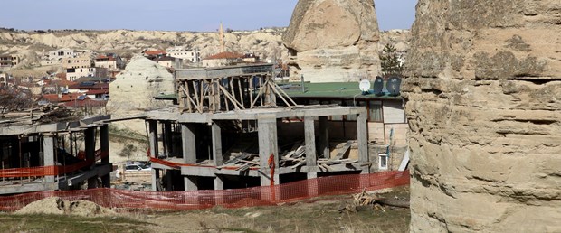 Peribacaları yanındaki otel inşaatının yıkımına başlandı