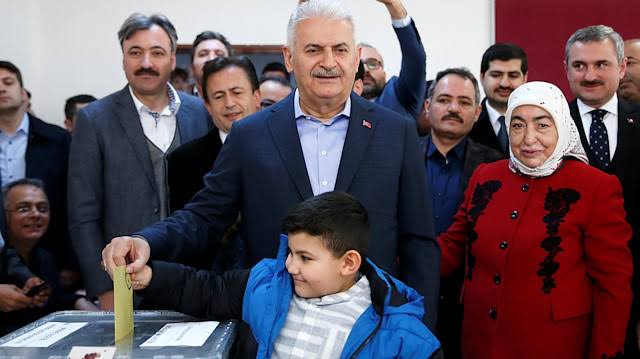 AK Partili Yıldırım oyunu kullandı