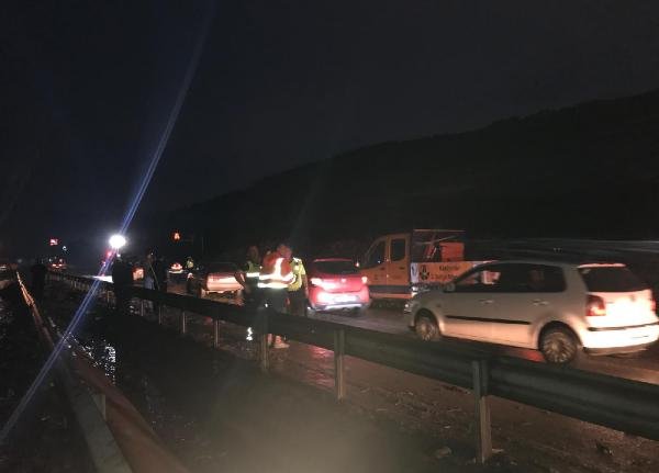 İzmir-Manisa karayolu heyelandan kapandı