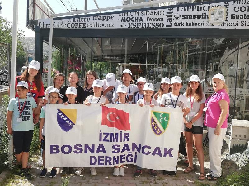 İzmir Bosna Sancak Derneği’nden çocuklara İngilizce kursu