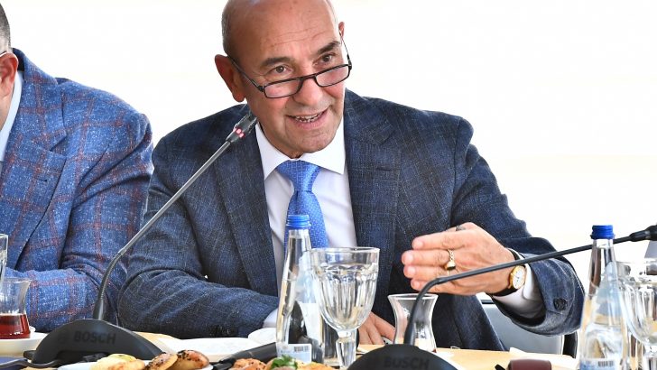 İzmir’de muhtarlara ücretsiz ulaşım