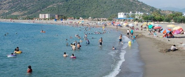 Suriyelilere plaj yasağına belediye meclisinden ret