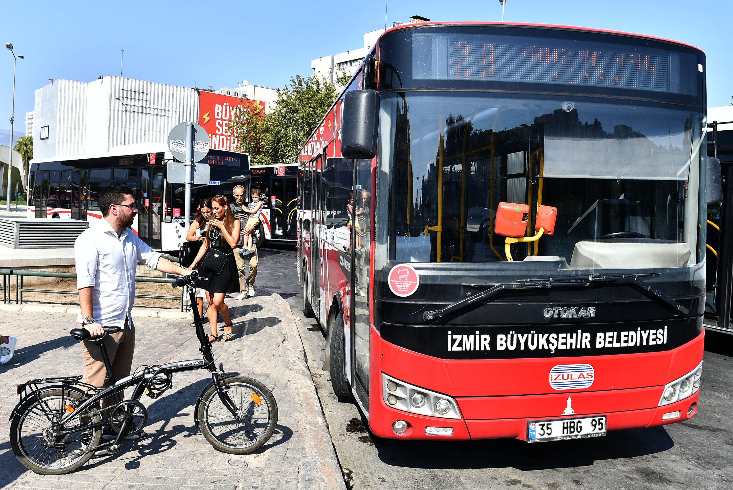 İzmir’de katlanır bisikletlere otobüs izni