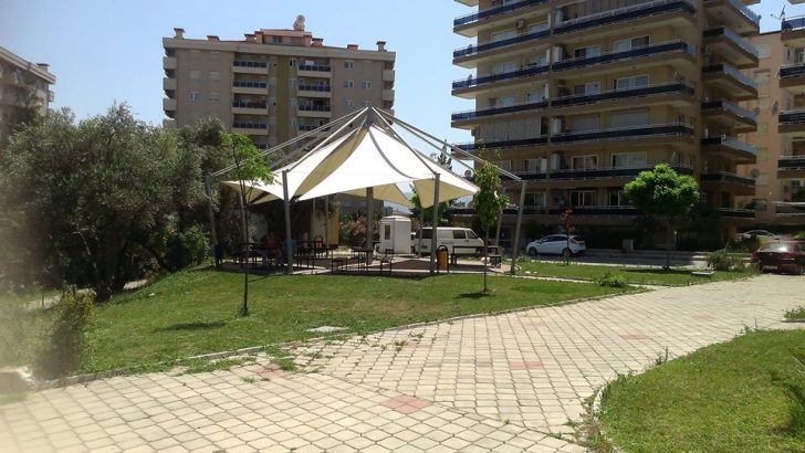 Buca’nın parkları yine Vandalizm kurbanı