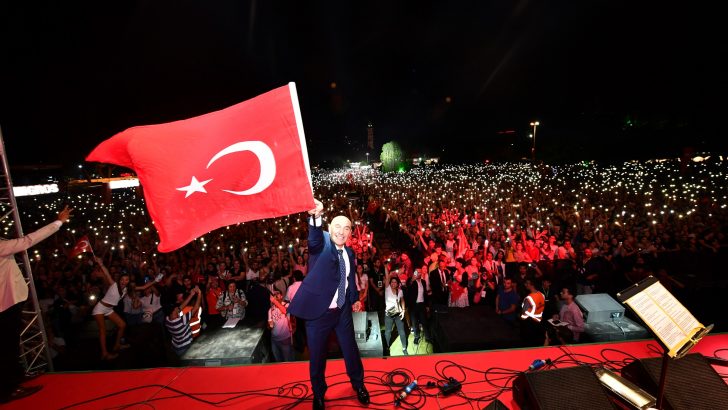 İzmir Tek Yürek