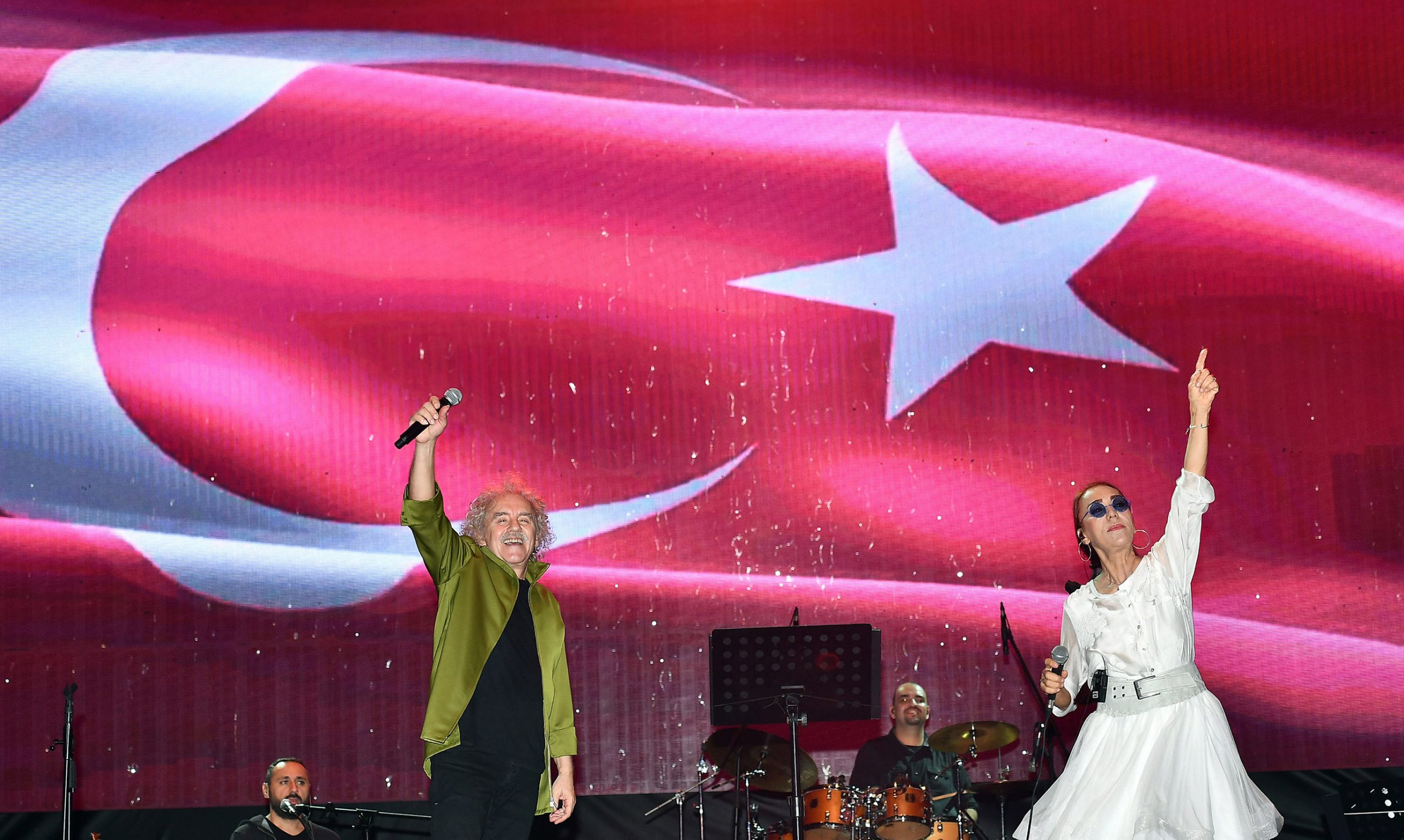İzmir’de Cumhuriyet Bayramı Kutlamalarında Unutulmaz Final