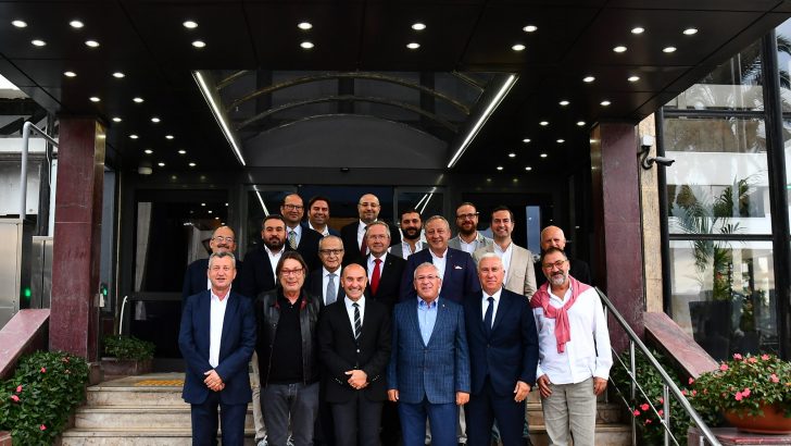 İzmir’in köklü kulüpleri Tunç Soyer’le buluştu