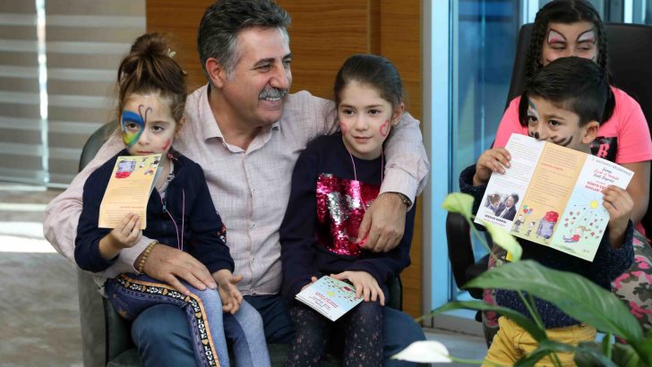 Bayraklılı çocuklar ‘hakları’ için yürüdü
